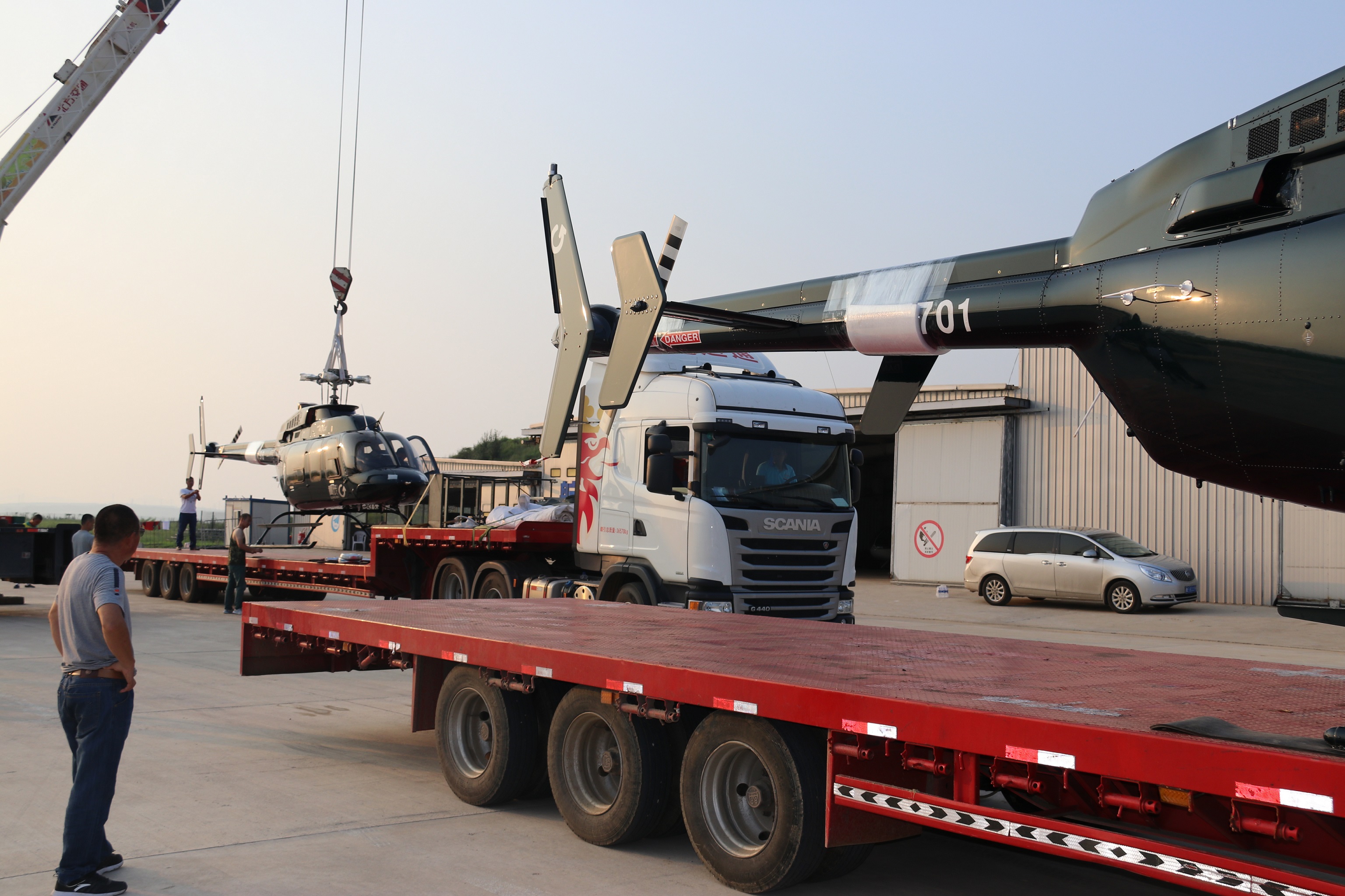 直升机吊装现场