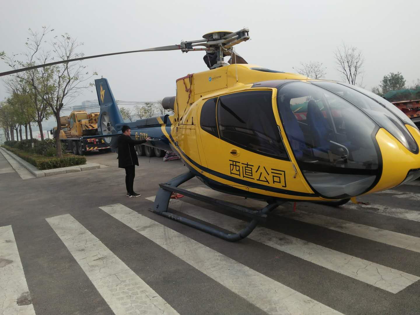 直升机吊装现场